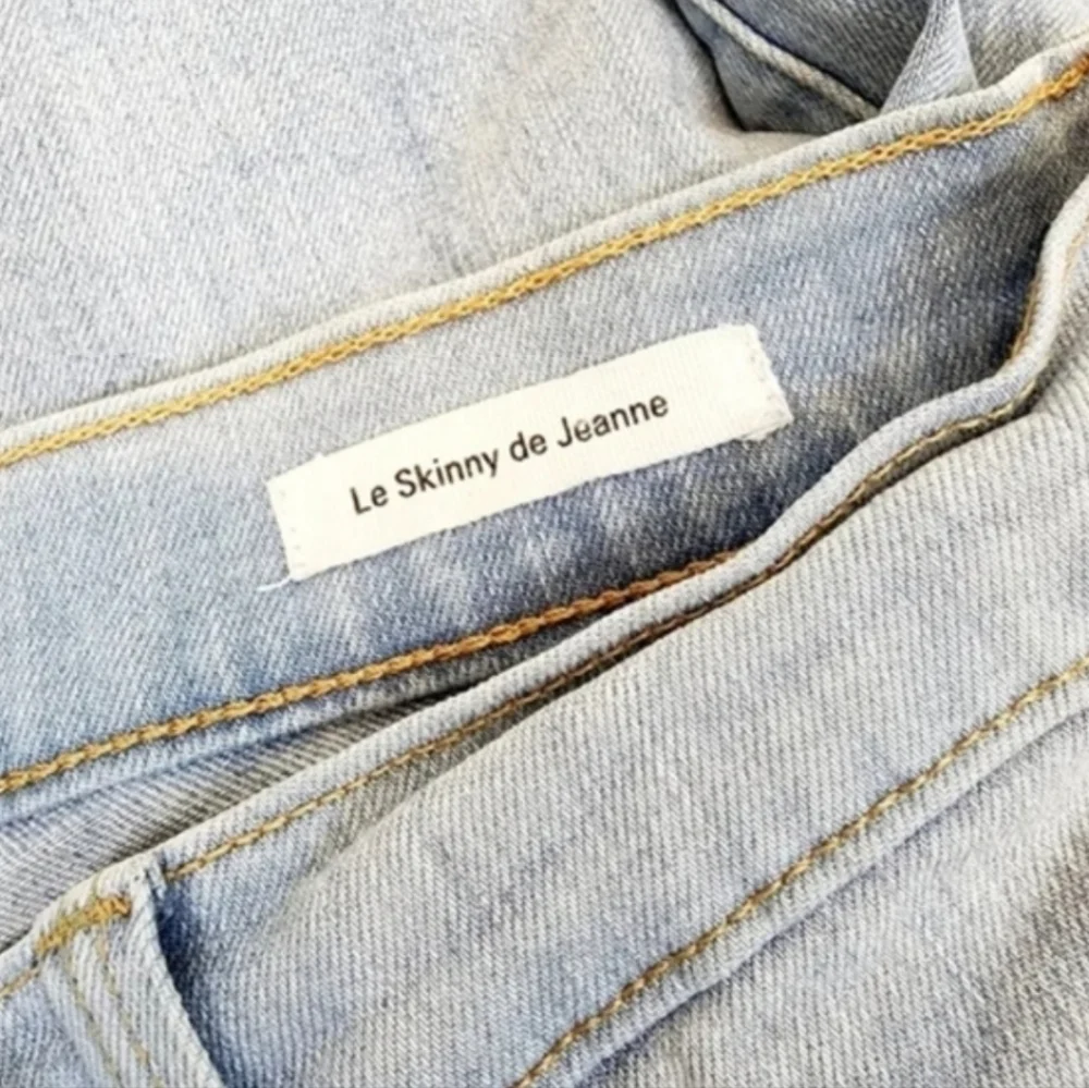 Frame Denim Le Skinny de Jeanne Distressed Jeans Pants